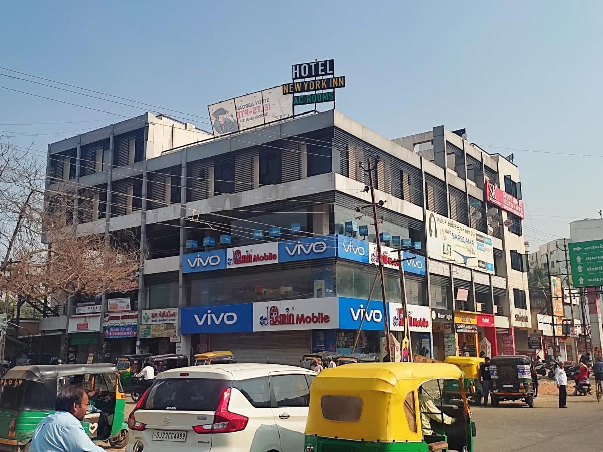 Hotel Newyork Inn Anand Exterior photo