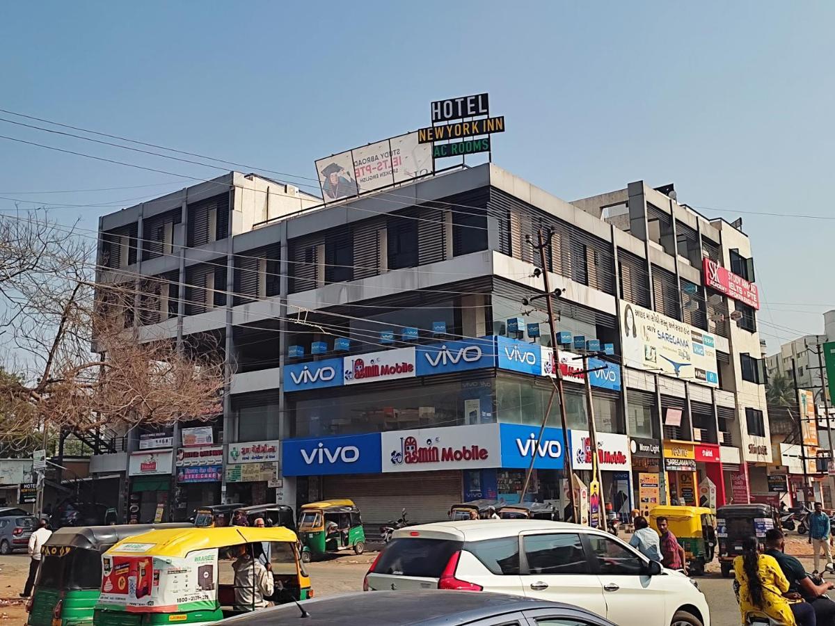 Hotel Newyork Inn Anand Exterior photo