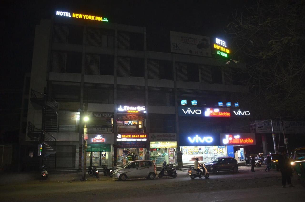 Hotel Newyork Inn Anand Exterior photo