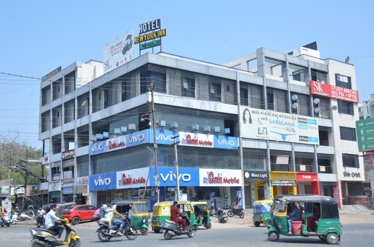 Hotel Newyork Inn Anand Exterior photo