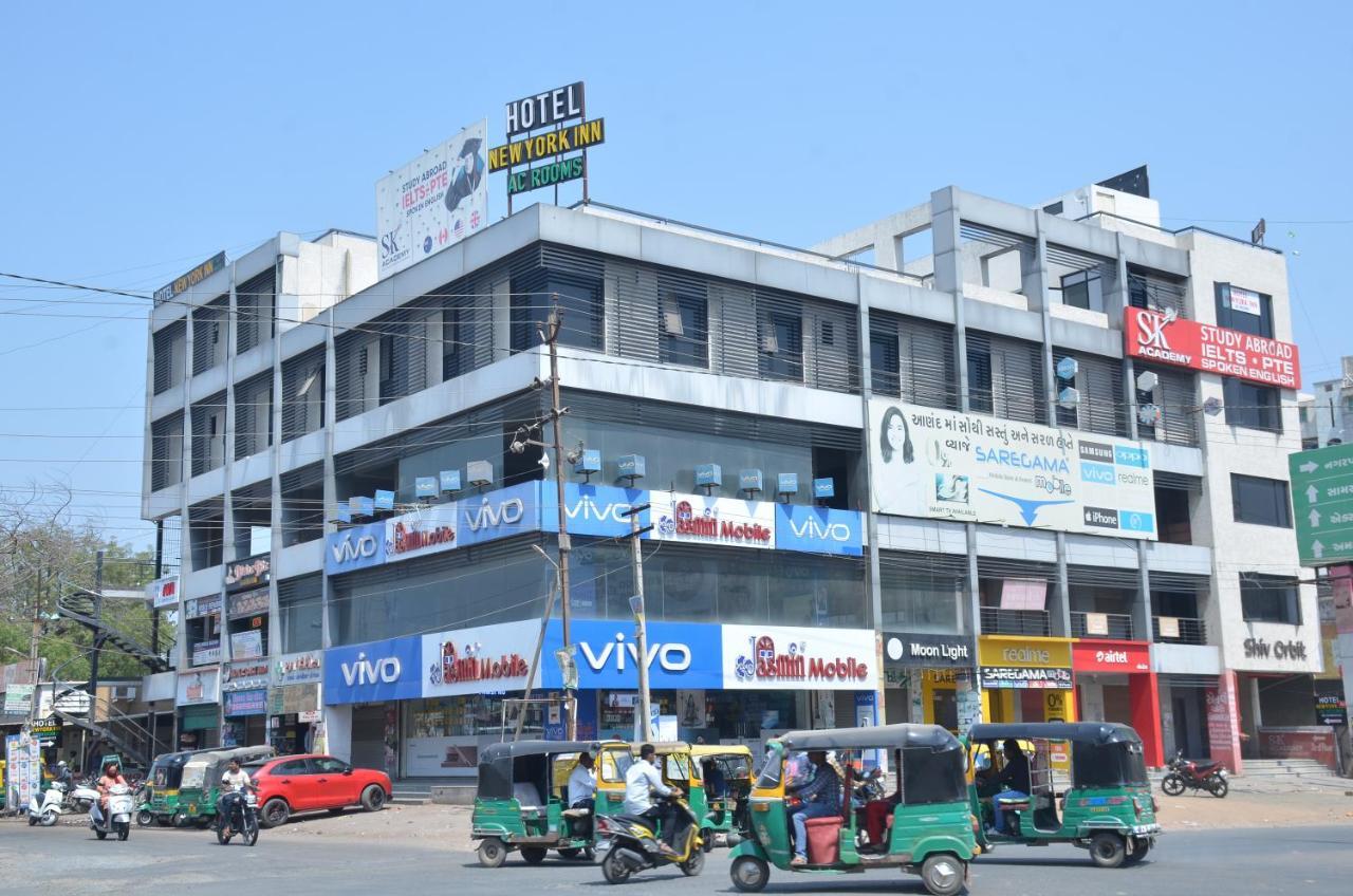 Hotel Newyork Inn Anand Exterior photo